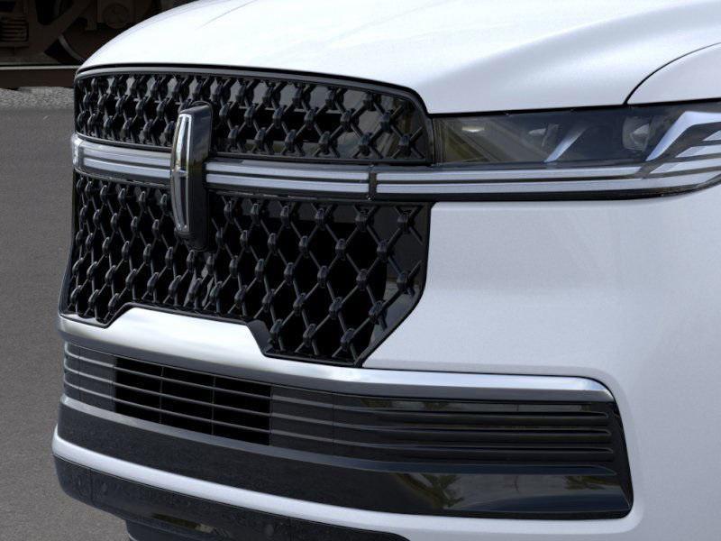 new 2025 Lincoln Navigator car, priced at $110,015