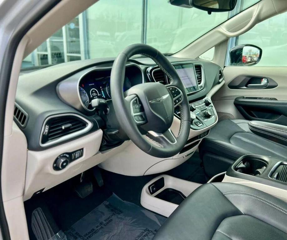 used 2024 Chrysler Pacifica car, priced at $27,980