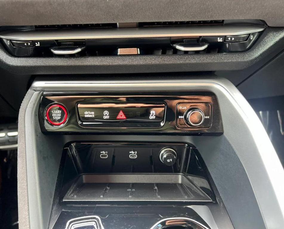 Audi SQ5 view 29