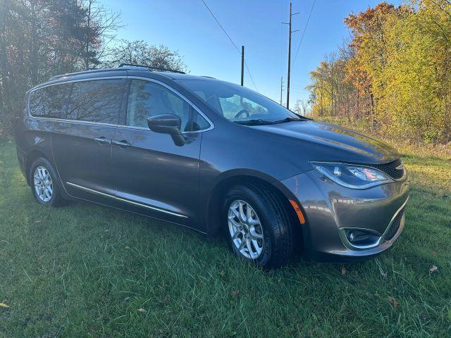 used 2020 Chrysler Pacifica car, priced at $17,995