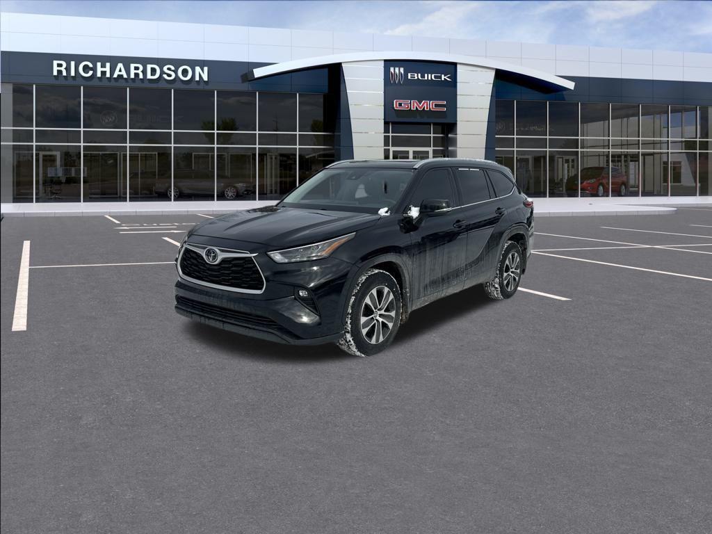 used 2022 Toyota Highlander car, priced at $34,764