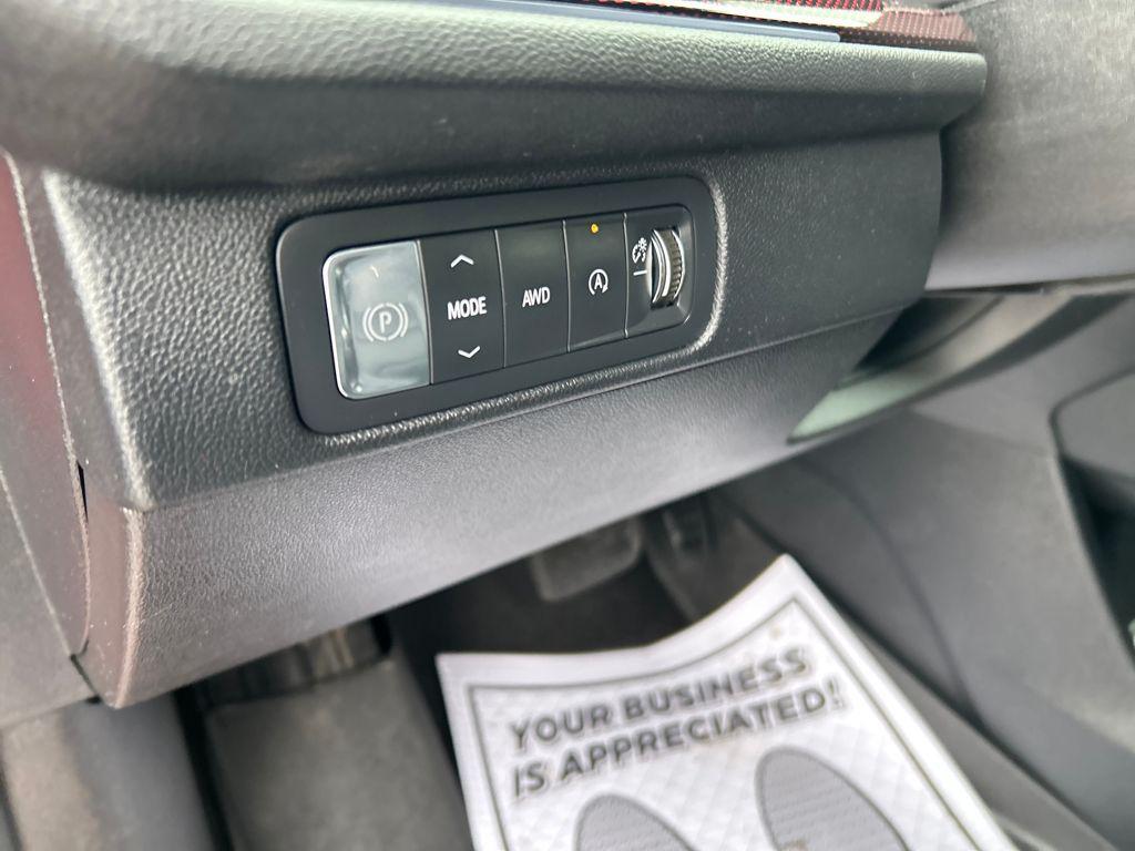 used 2024 Chevrolet Traverse car, priced at $41,352