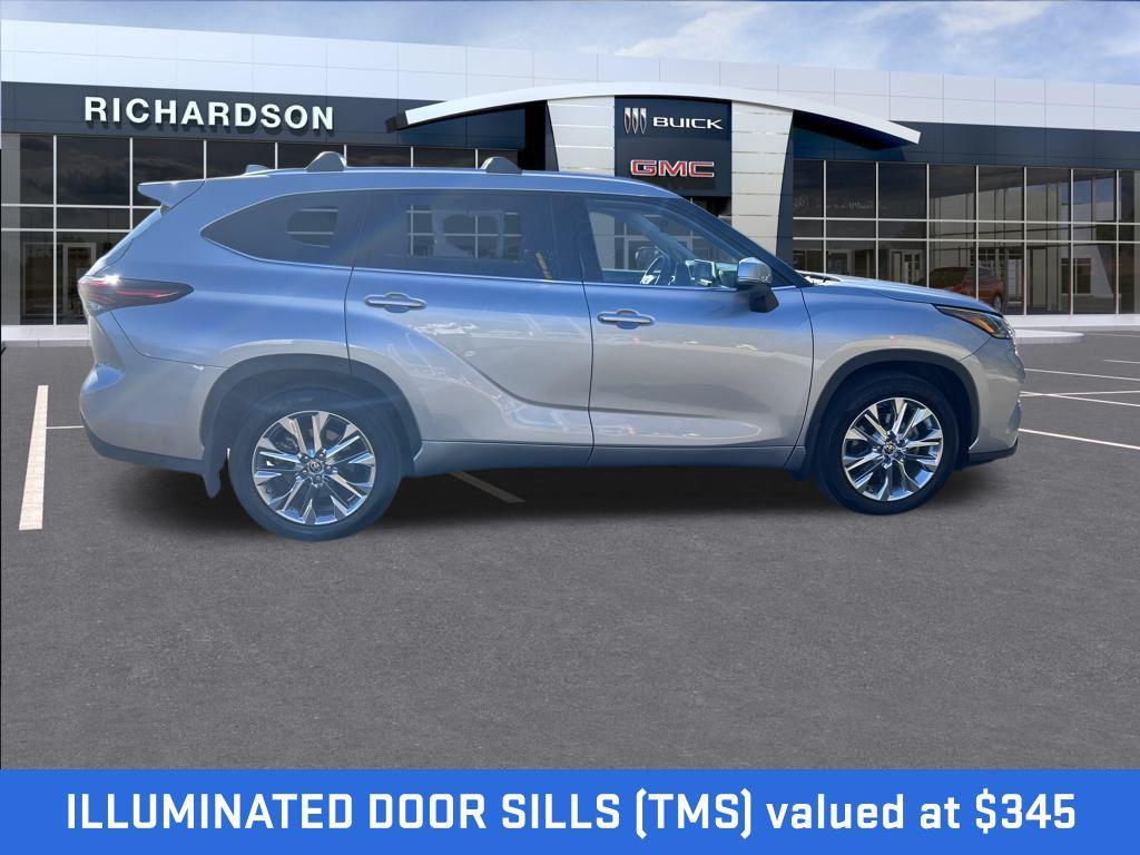 used 2024 Toyota Highlander car, priced at $43,287