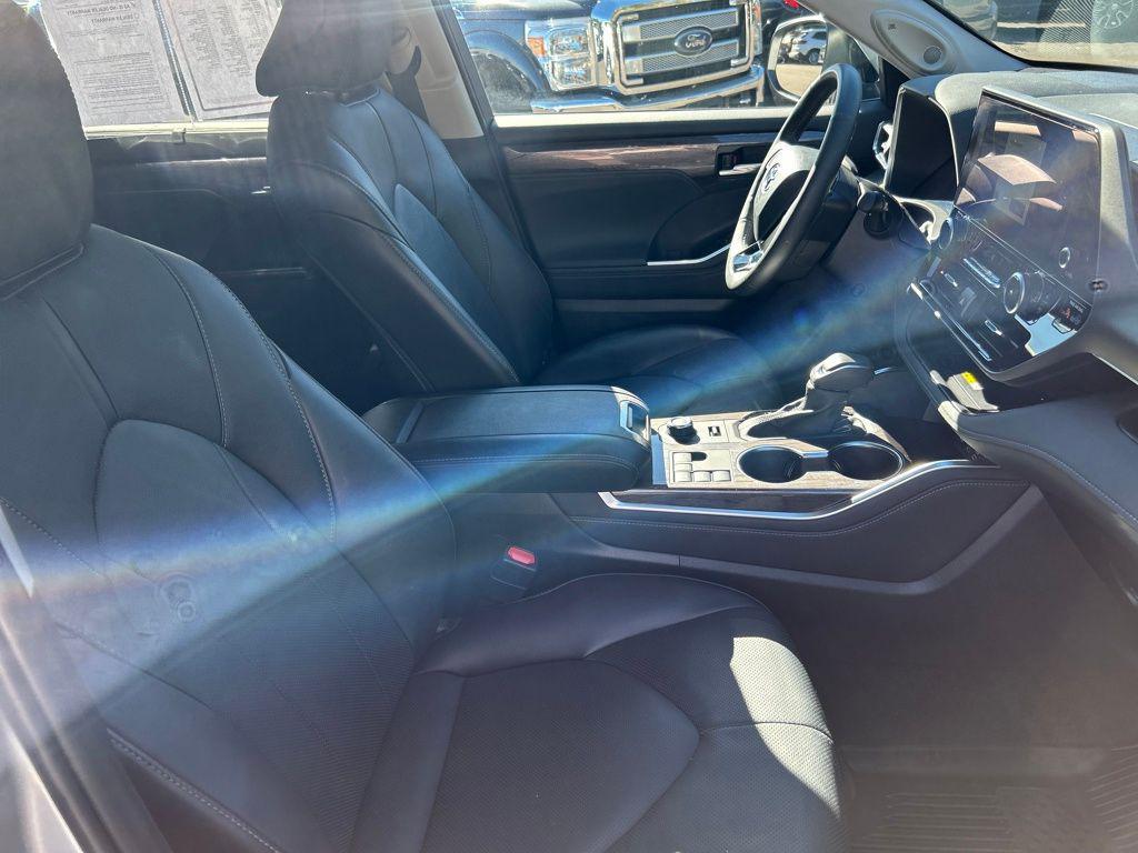 used 2024 Toyota Highlander car, priced at $43,287
