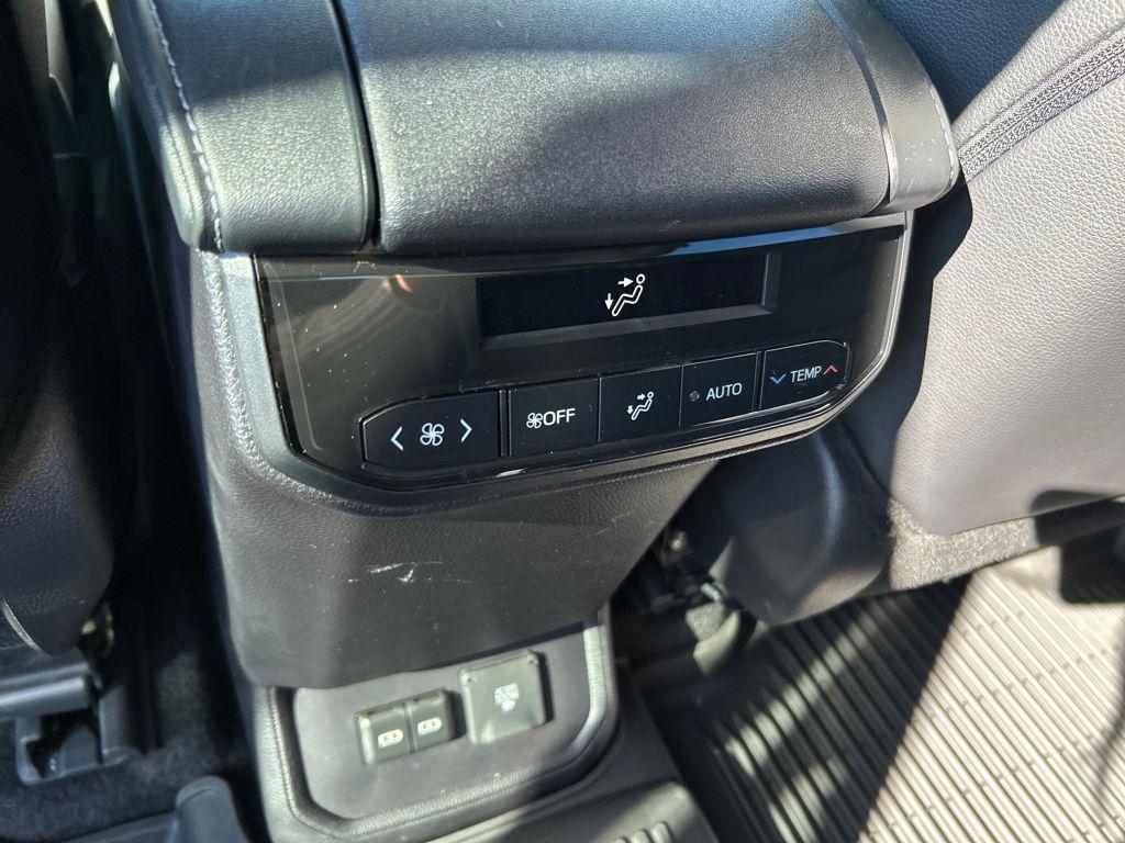 used 2024 Toyota Highlander car, priced at $43,287