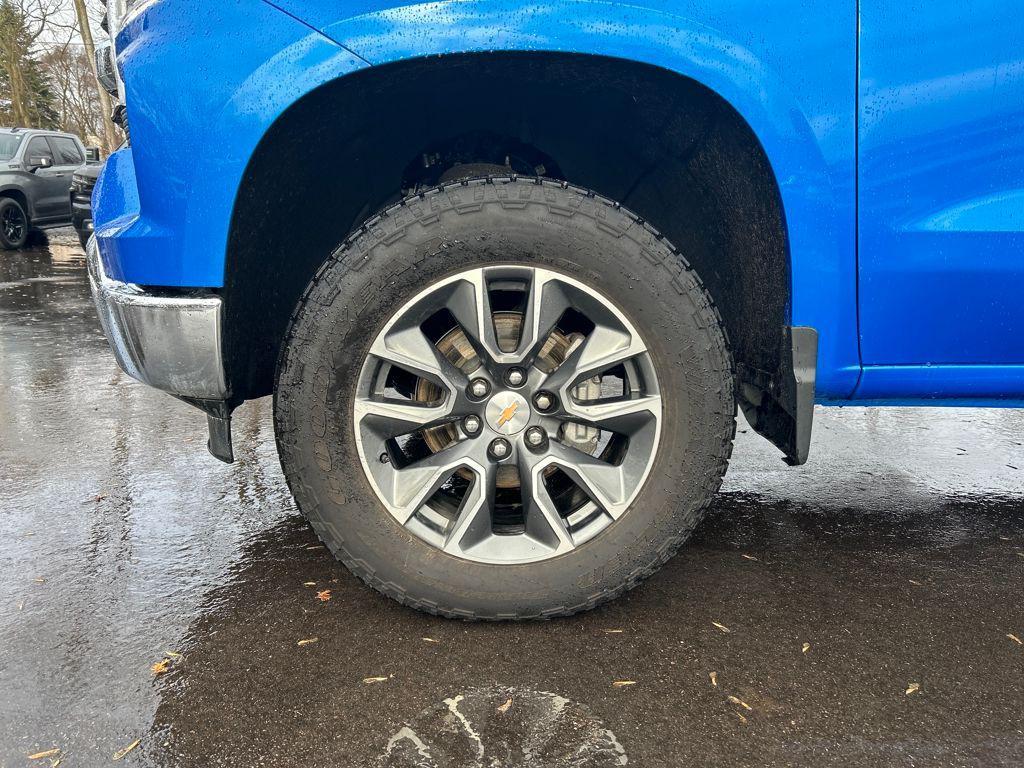 used 2025 Chevrolet Silverado 1500 car, priced at $47,634