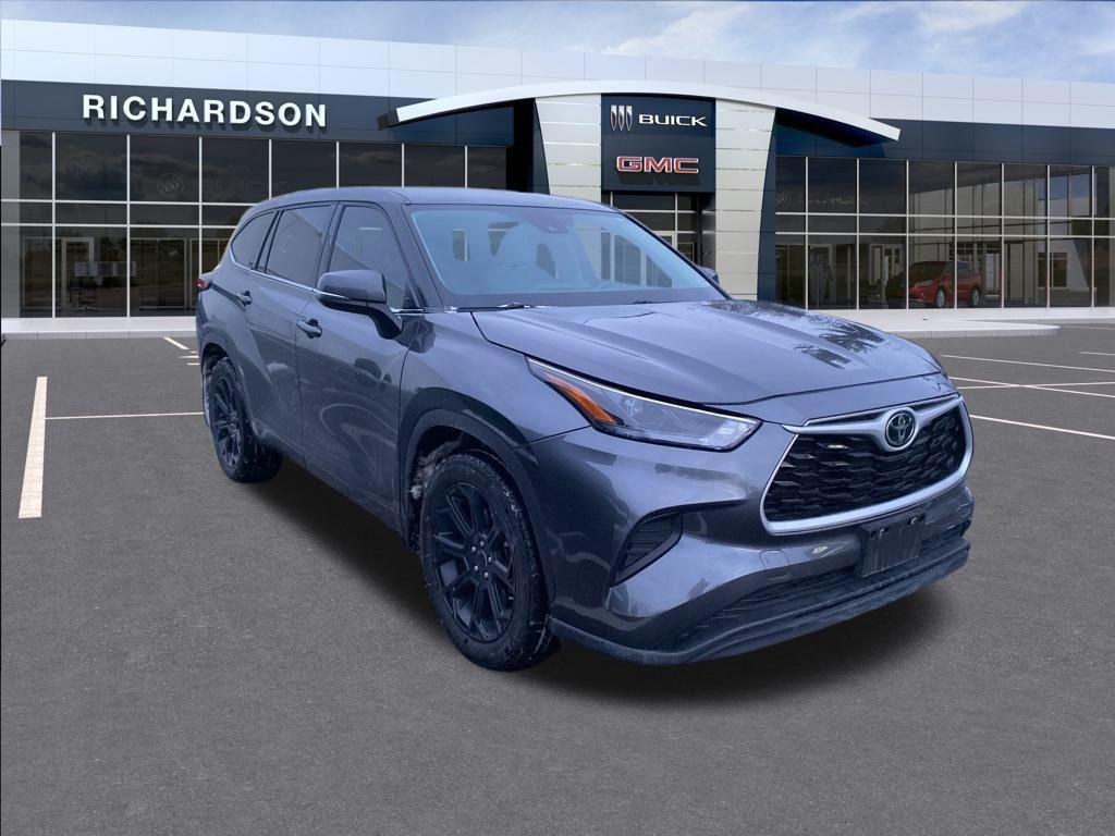 used 2022 Toyota Highlander car, priced at $27,158