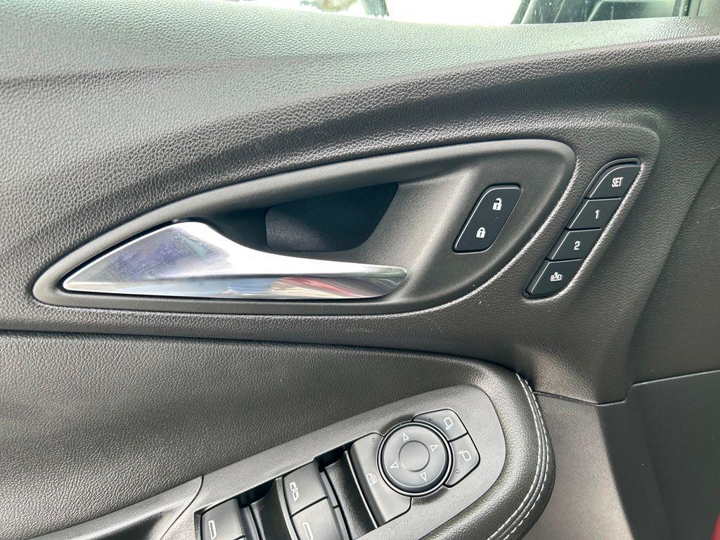 used 2024 Buick Encore GX car, priced at $25,983