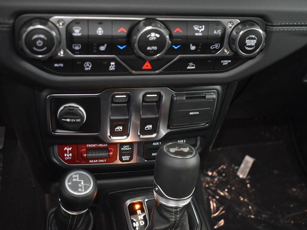 new 2025 Jeep Wrangler car, priced at $48,343