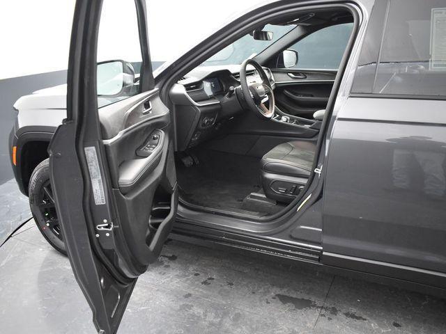 new 2026 Jeep Grand Cherokee L car, priced at $45,922