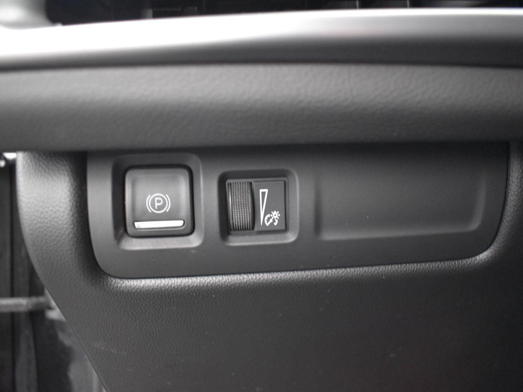 used 2024 Cadillac XT4 car, priced at $28,432