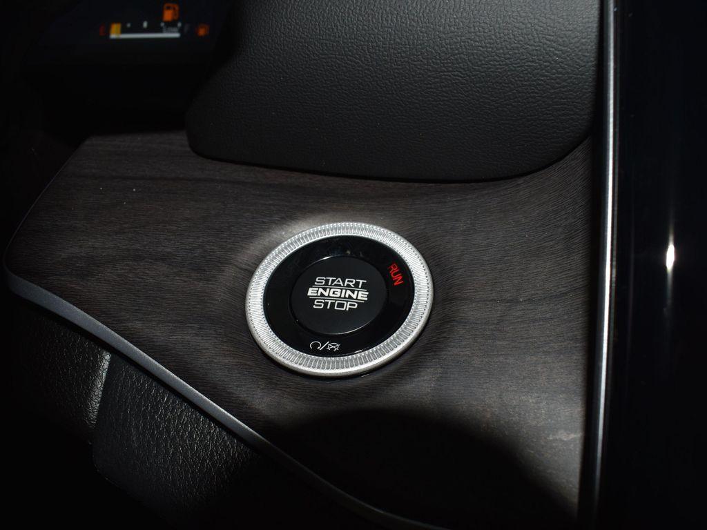 new 2025 Jeep Grand Cherokee car, priced at $47,389