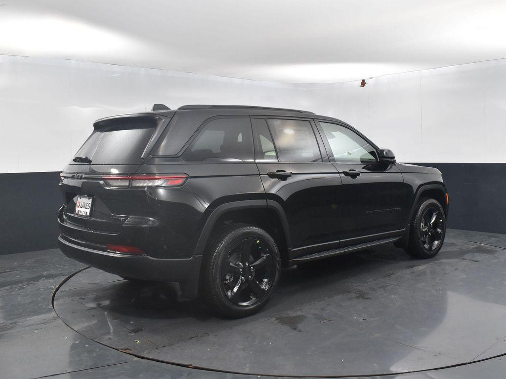 new 2025 Jeep Grand Cherokee car, priced at $47,389