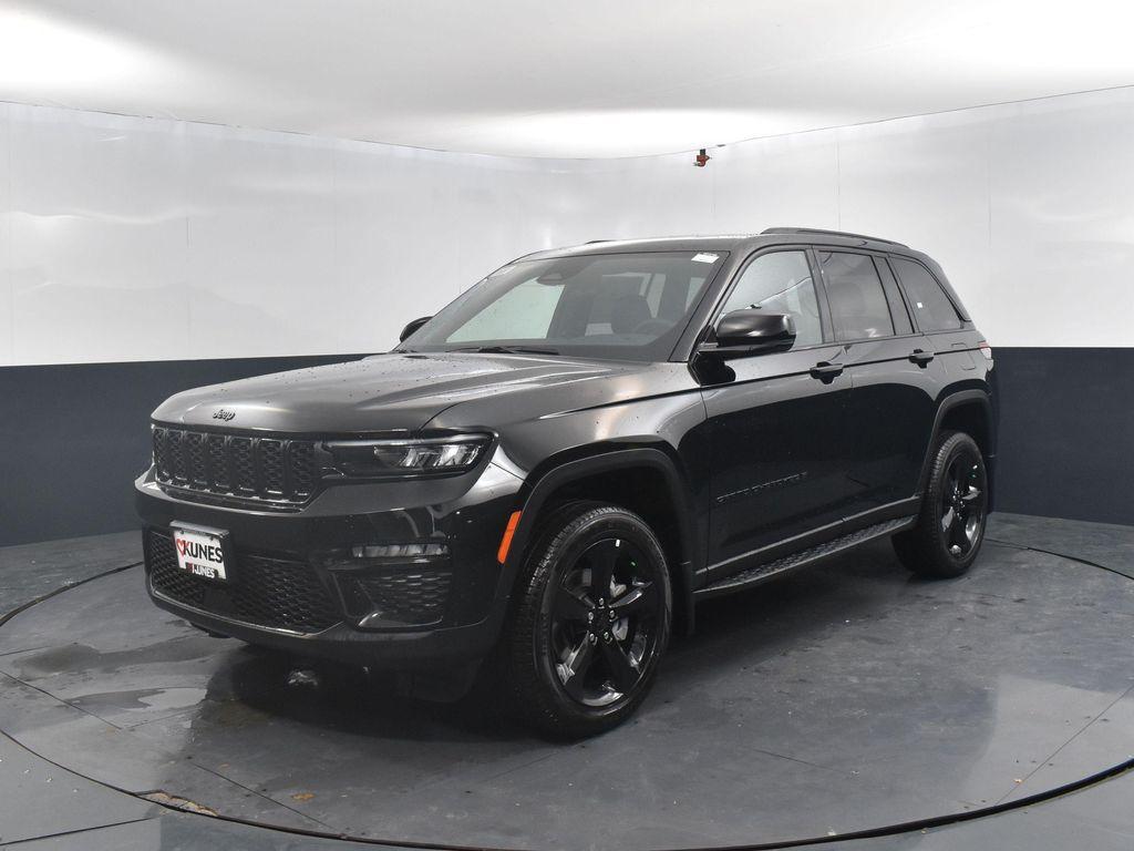 new 2025 Jeep Grand Cherokee car, priced at $47,389