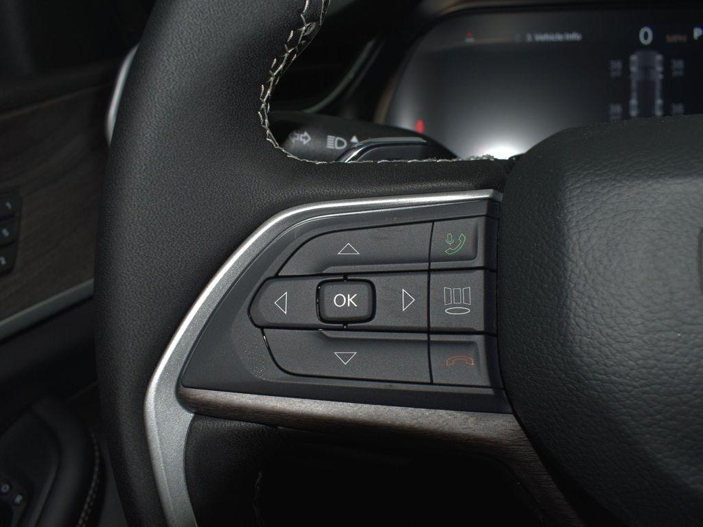 new 2025 Jeep Grand Cherokee car, priced at $47,389