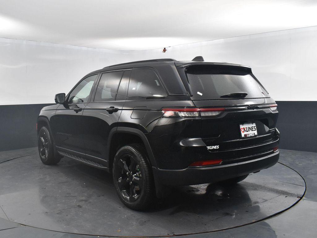 new 2025 Jeep Grand Cherokee car, priced at $47,389