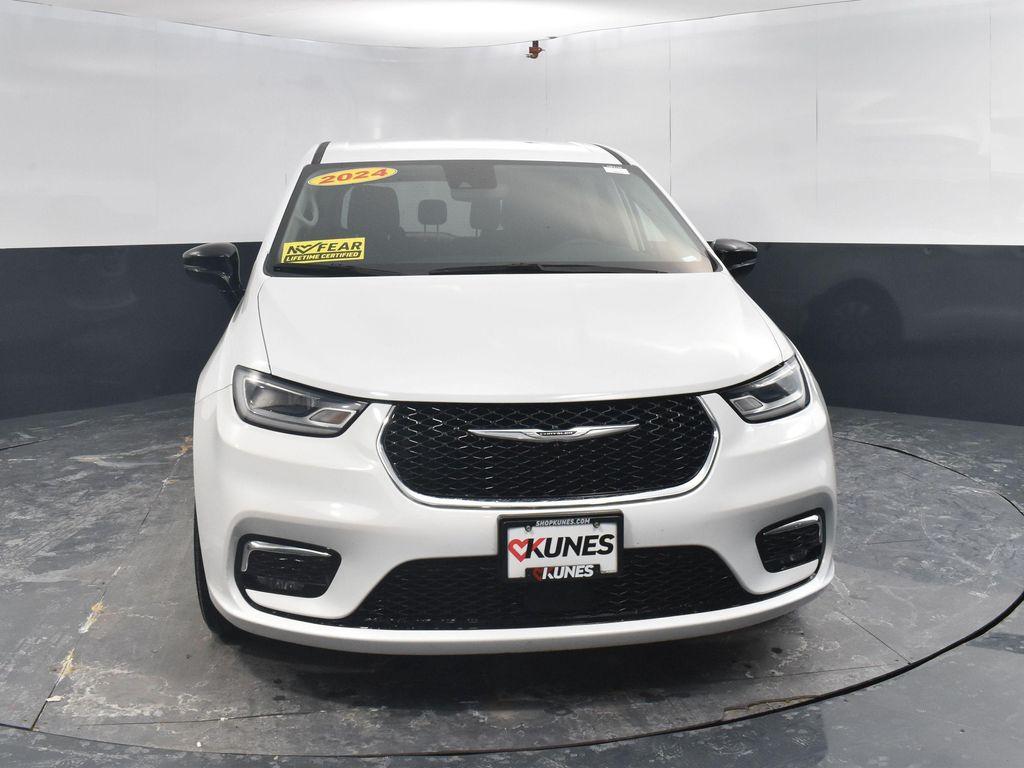 used 2024 Chrysler Pacifica Hybrid car, priced at $28,907