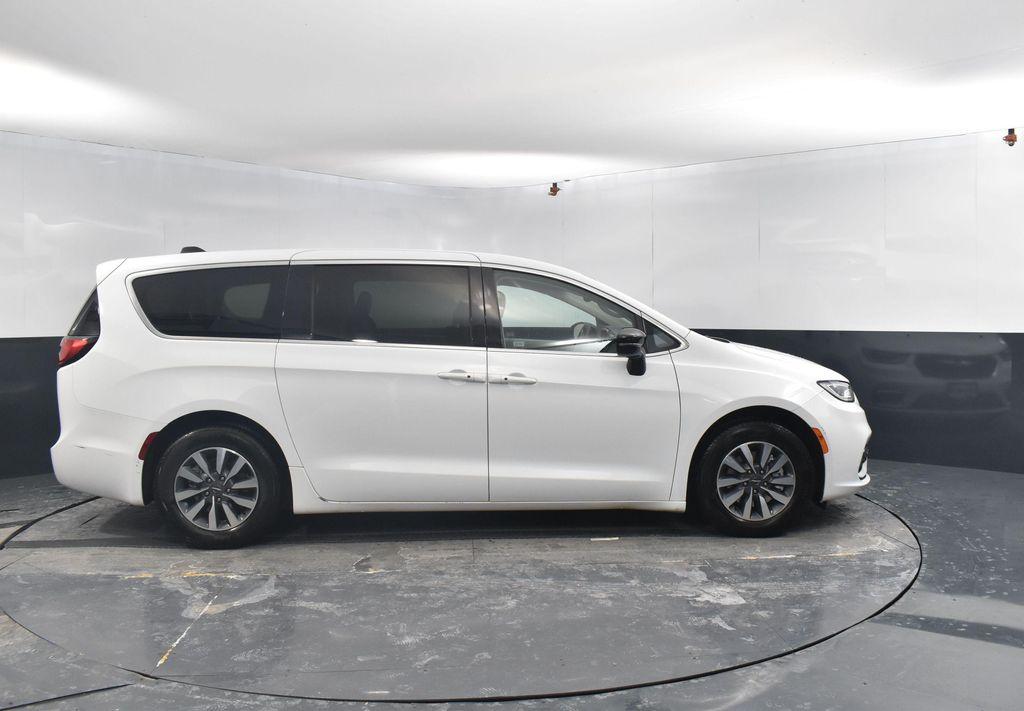 used 2024 Chrysler Pacifica Hybrid car, priced at $28,907