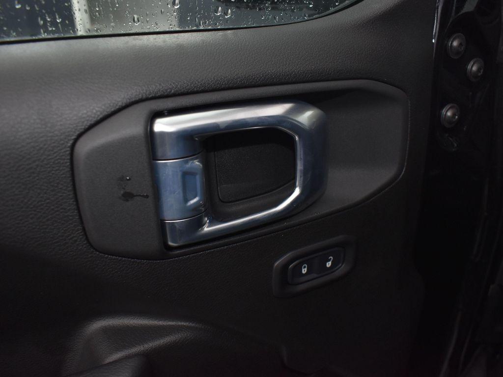 new 2026 Jeep Wrangler car, priced at $43,613