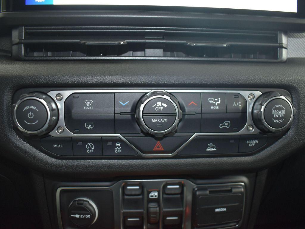 new 2026 Jeep Wrangler car, priced at $43,613