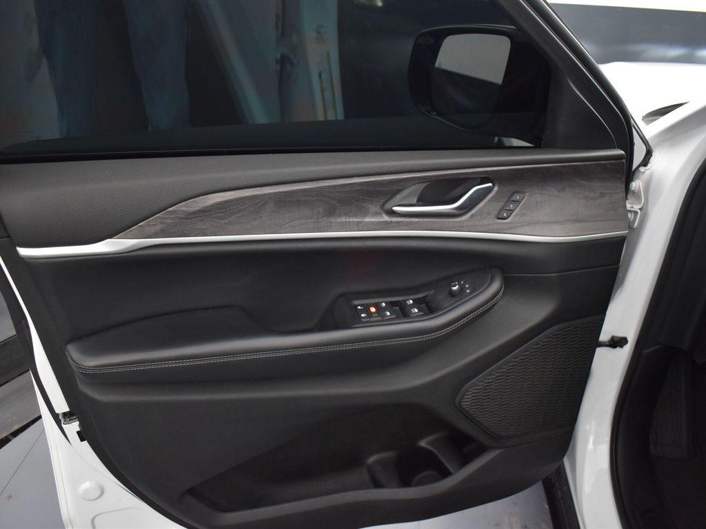 used 2023 Jeep Grand Cherokee car, priced at $27,687