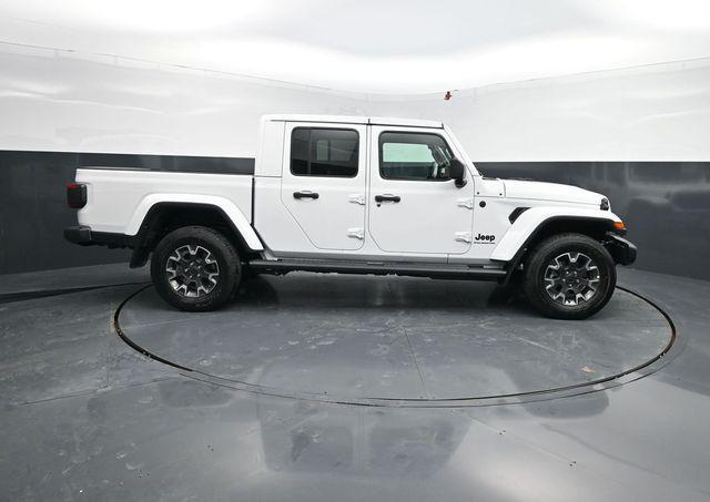 new 2026 Jeep Gladiator car, priced at $54,212
