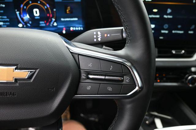 used 2025 Chevrolet Equinox car, priced at $25,606