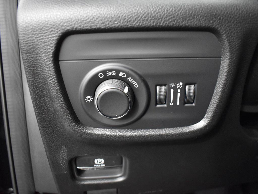 new 2025 Jeep Grand Cherokee car, priced at $46,016