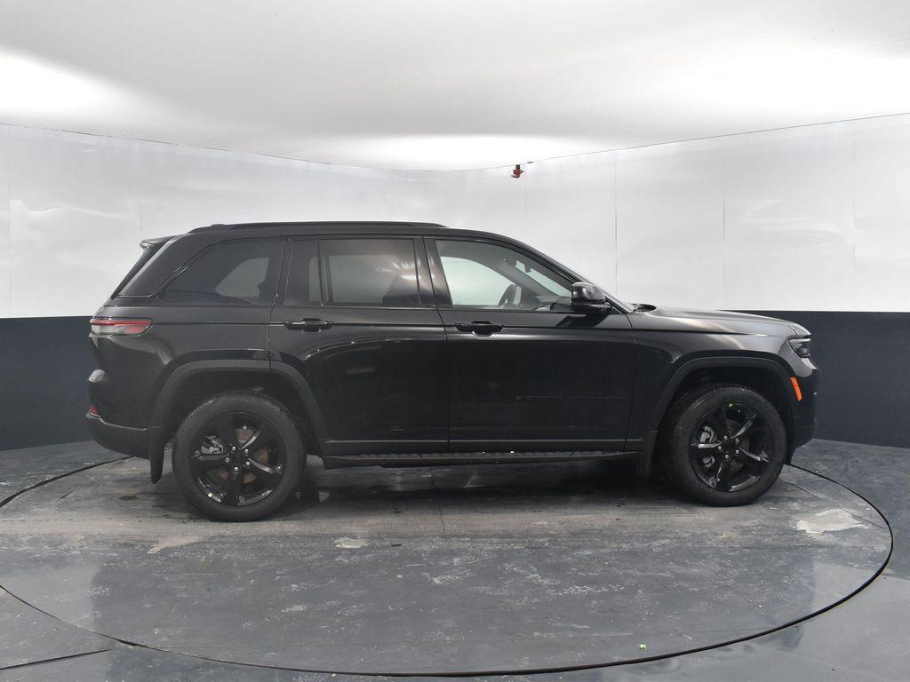 new 2025 Jeep Grand Cherokee car, priced at $46,016