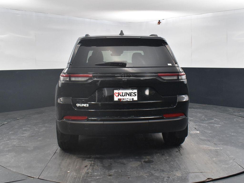 new 2025 Jeep Grand Cherokee car, priced at $46,016