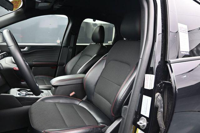 used 2025 Ford Escape car, priced at $25,096