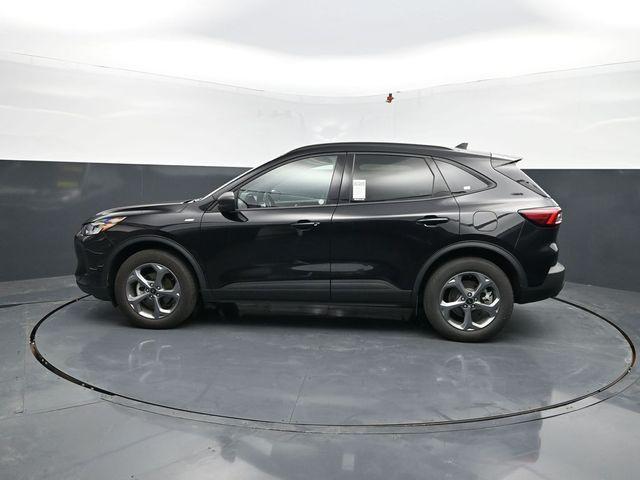 used 2025 Ford Escape car, priced at $25,096