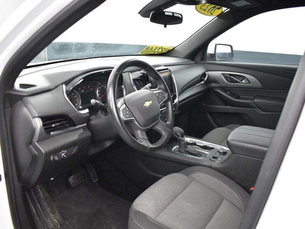 used 2023 Chevrolet Traverse car, priced at $25,995