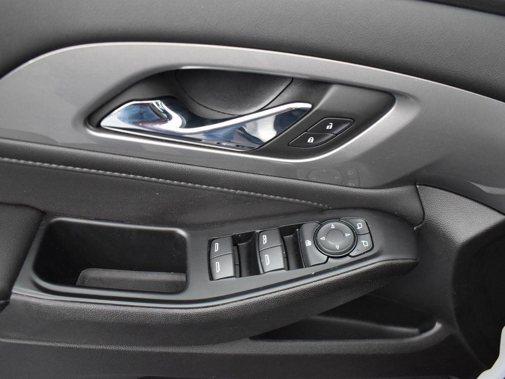 used 2023 Chevrolet Traverse car, priced at $25,995