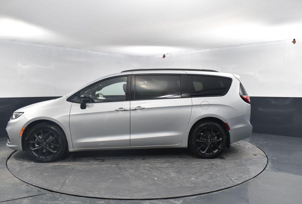 new 2026 Chrysler Pacifica car, priced at $52,822