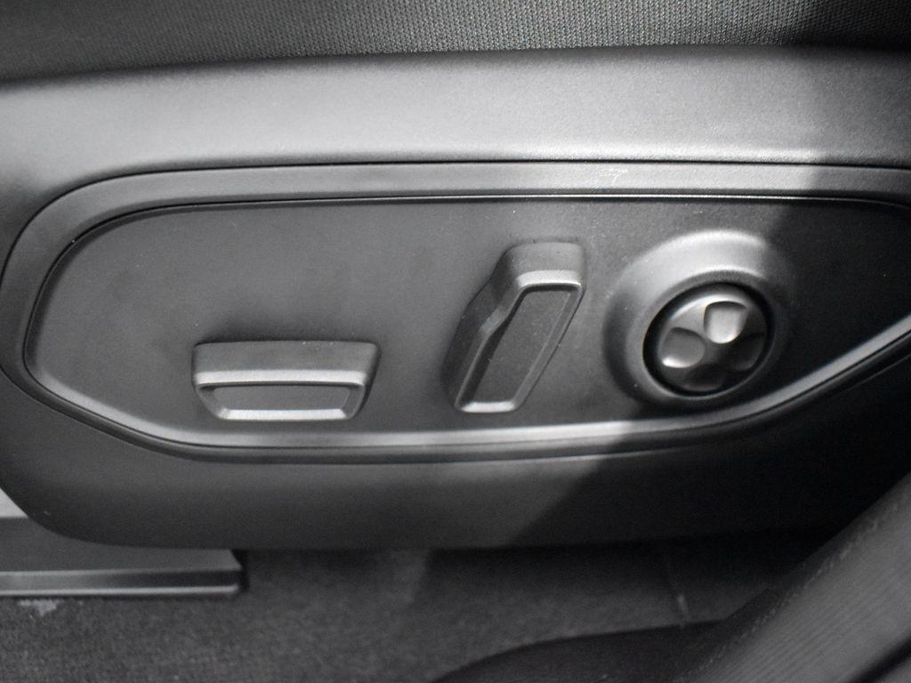 new 2025 Jeep Grand Cherokee car, priced at $44,928