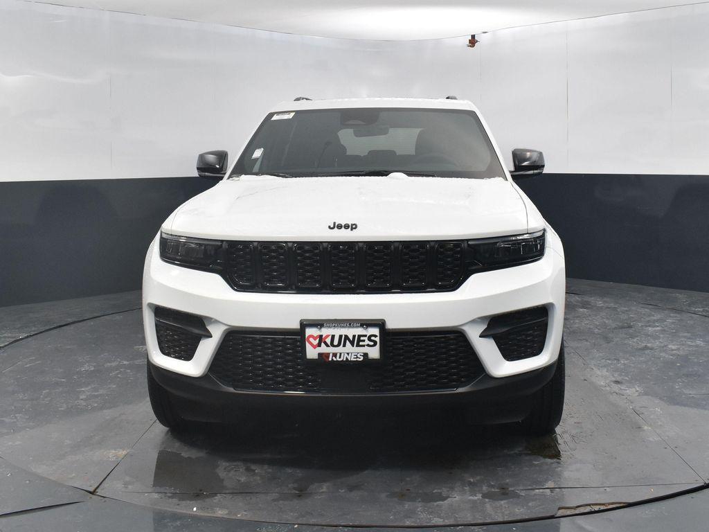 new 2025 Jeep Grand Cherokee car, priced at $44,928
