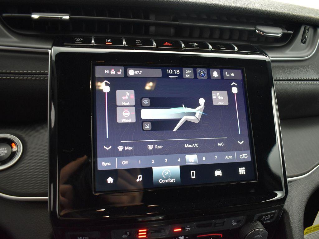 new 2025 Jeep Grand Cherokee car, priced at $44,928