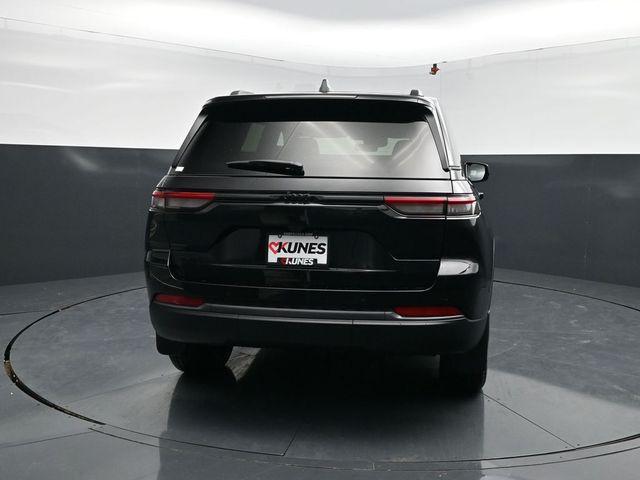 new 2026 Jeep Grand Cherokee car, priced at $46,059
