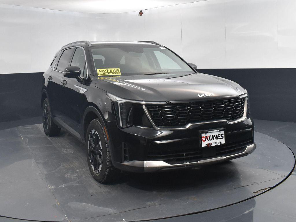 used 2024 Kia Sorento car, priced at $25,677