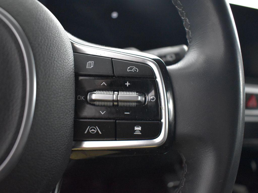 used 2024 Kia Sorento car, priced at $25,677