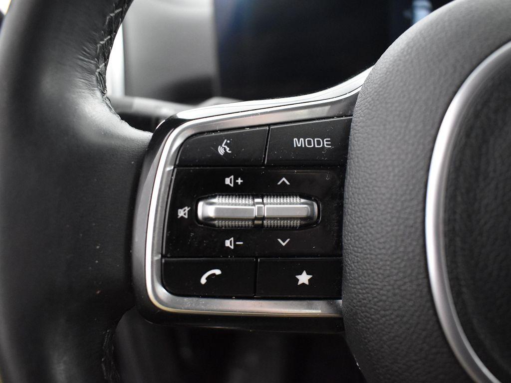 used 2024 Kia Sorento car, priced at $25,677