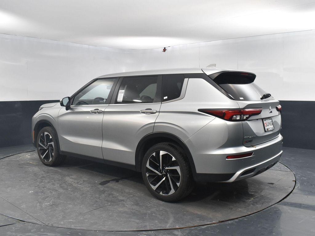 used 2024 Mitsubishi Outlander car, priced at $23,032