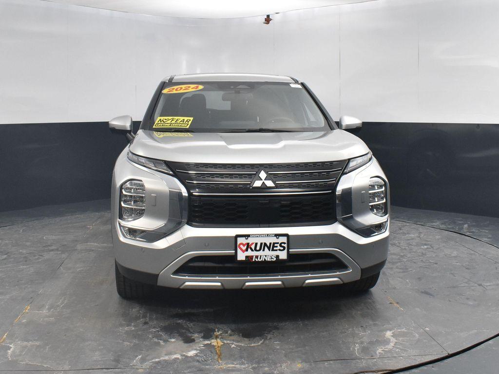 used 2024 Mitsubishi Outlander car, priced at $23,032
