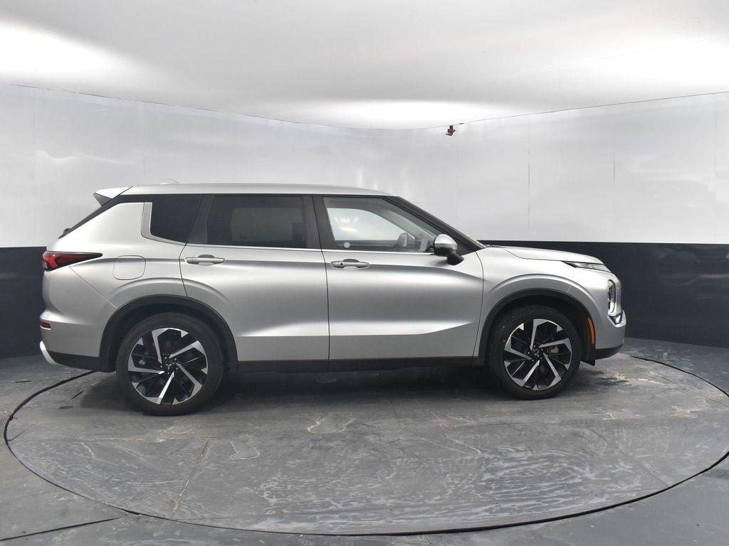 used 2024 Mitsubishi Outlander car, priced at $23,032