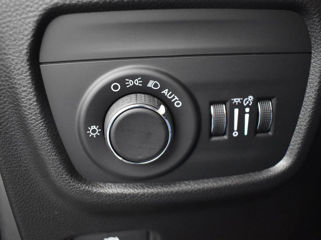 new 2025 Jeep Grand Cherokee L car, priced at $45,096