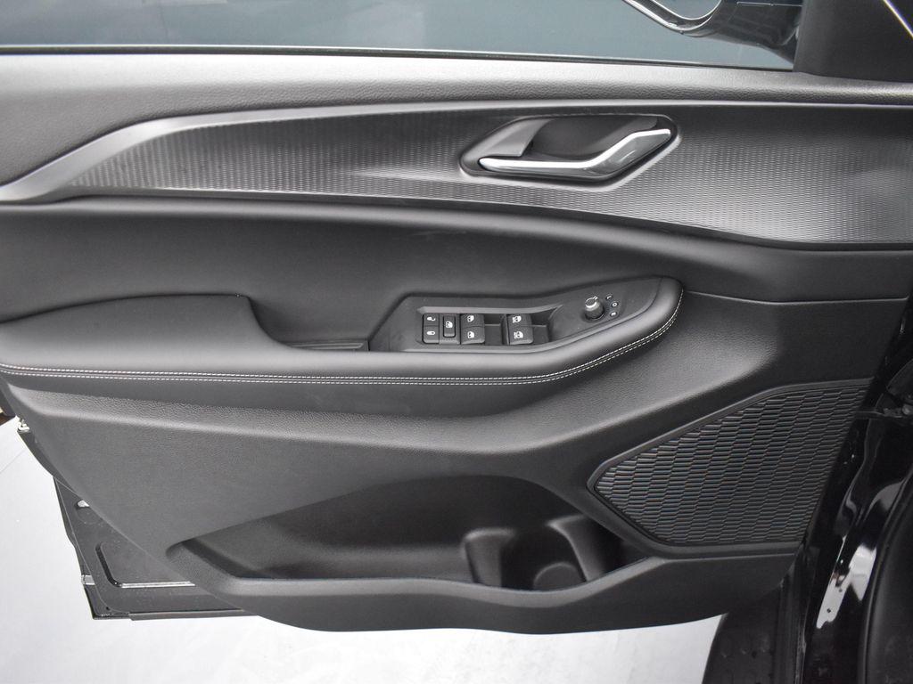 new 2025 Jeep Grand Cherokee L car, priced at $45,096