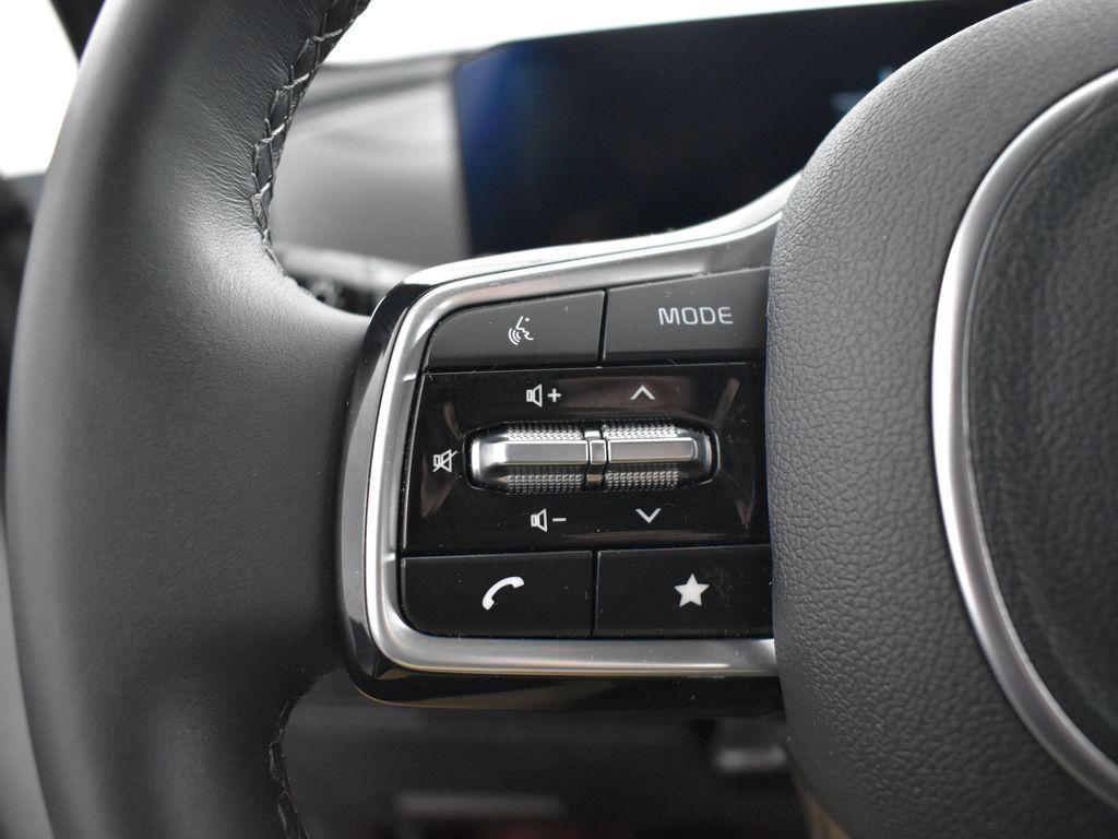 used 2025 Kia Sorento car, priced at $32,726
