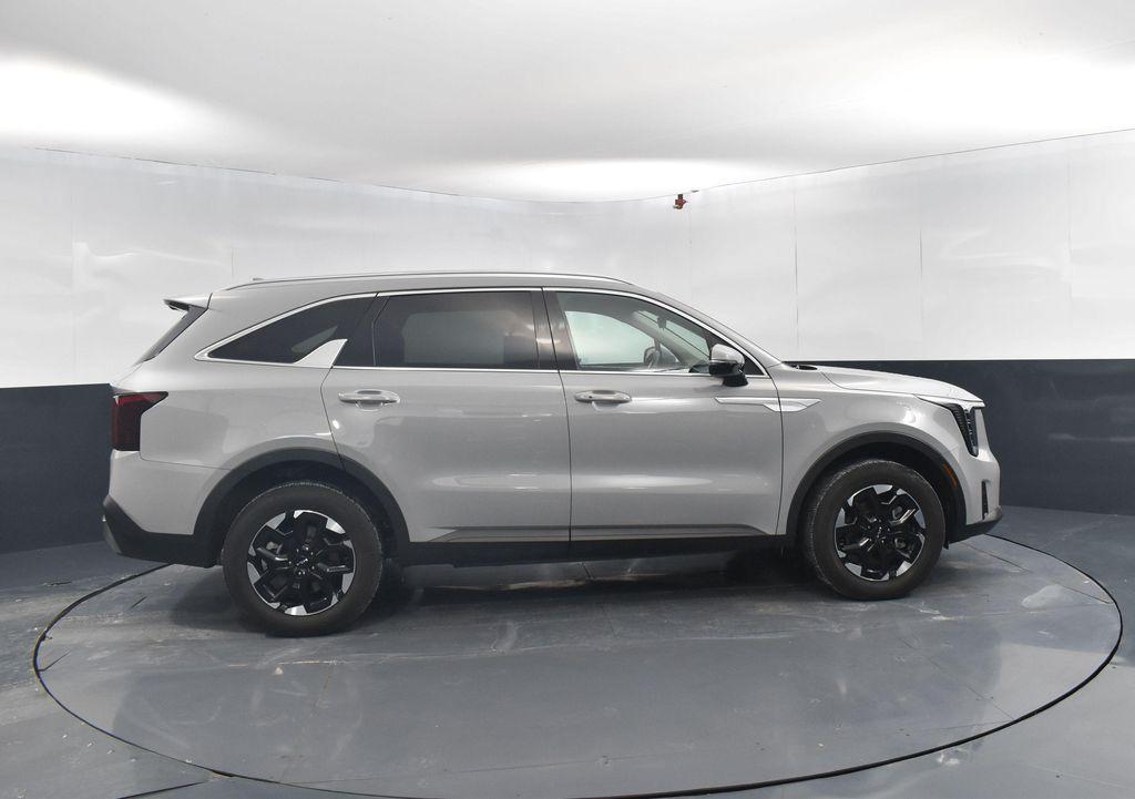 used 2025 Kia Sorento car, priced at $32,726