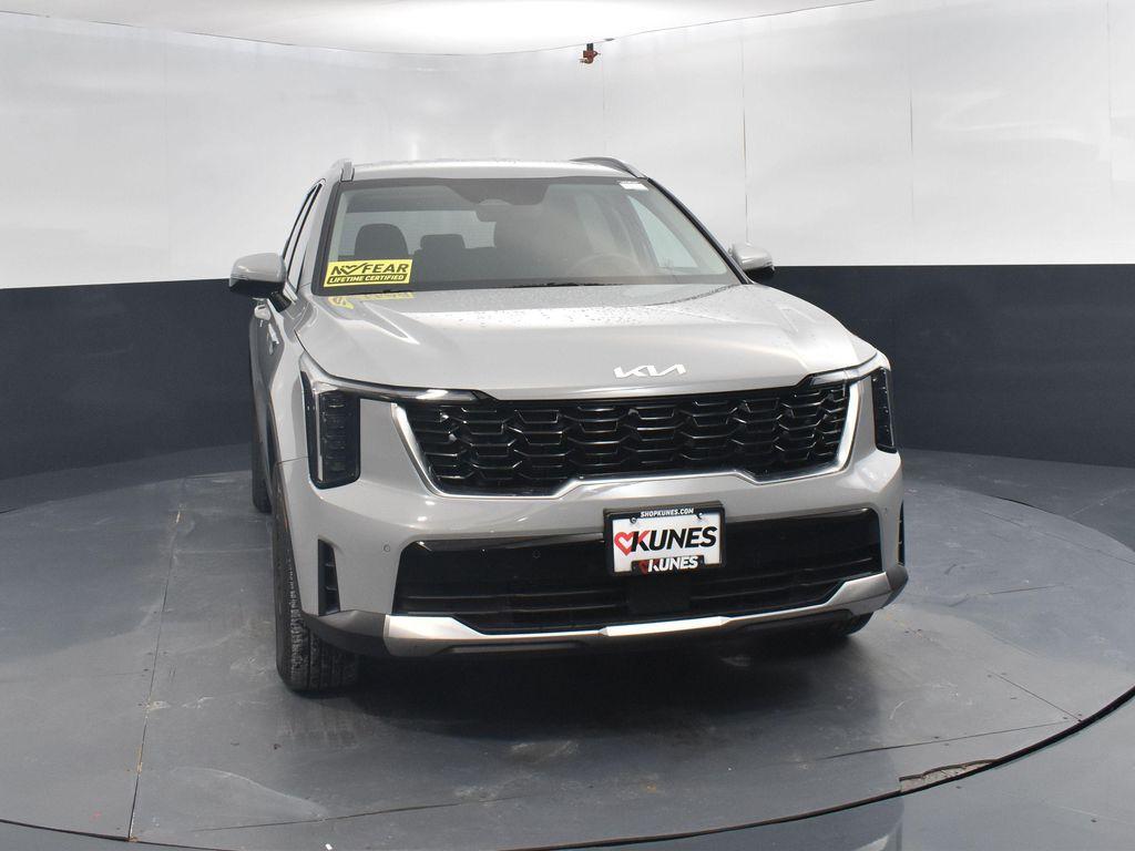 used 2025 Kia Sorento car, priced at $32,726